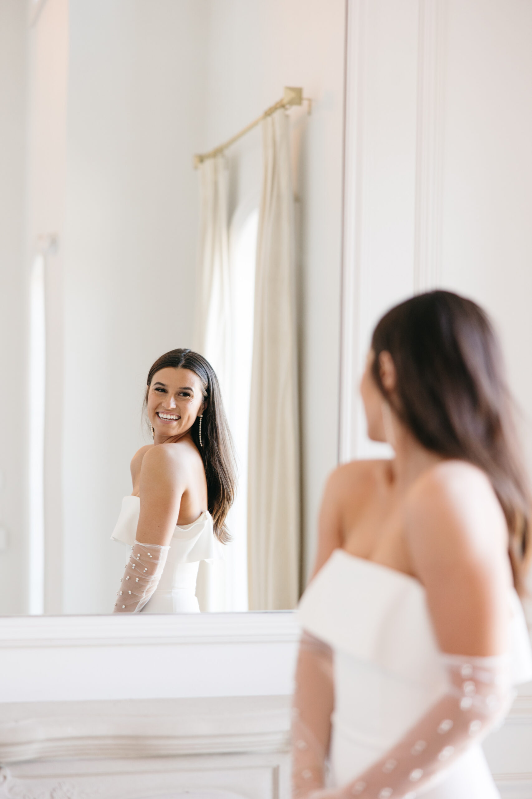 Kayla's Bridal session at The Hillside Estate in Dallas, Texas was one to remember. As a wedding planner herself, Kayla had a beautiful vision for this day.